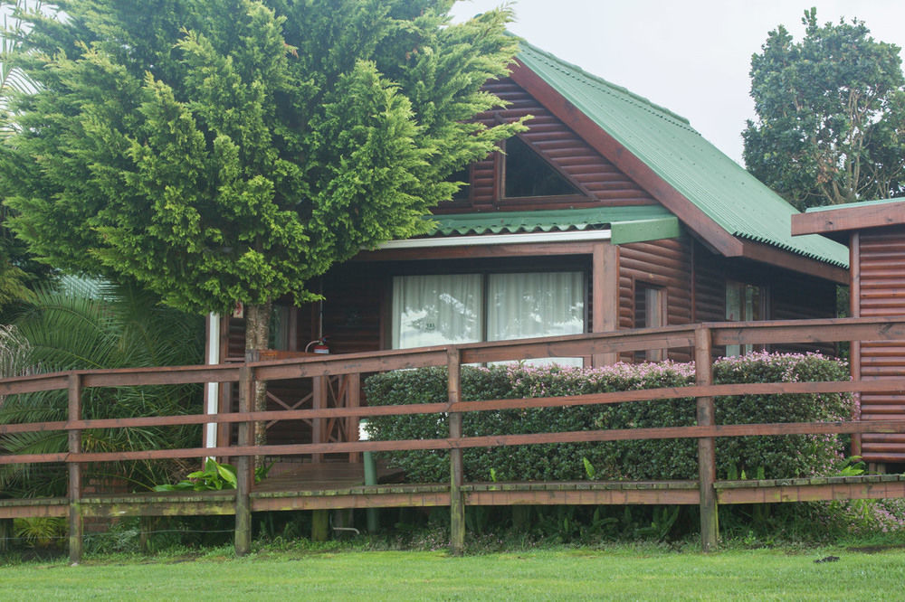 Beyond Urban Cottages Stormsrivier Bagian luar foto